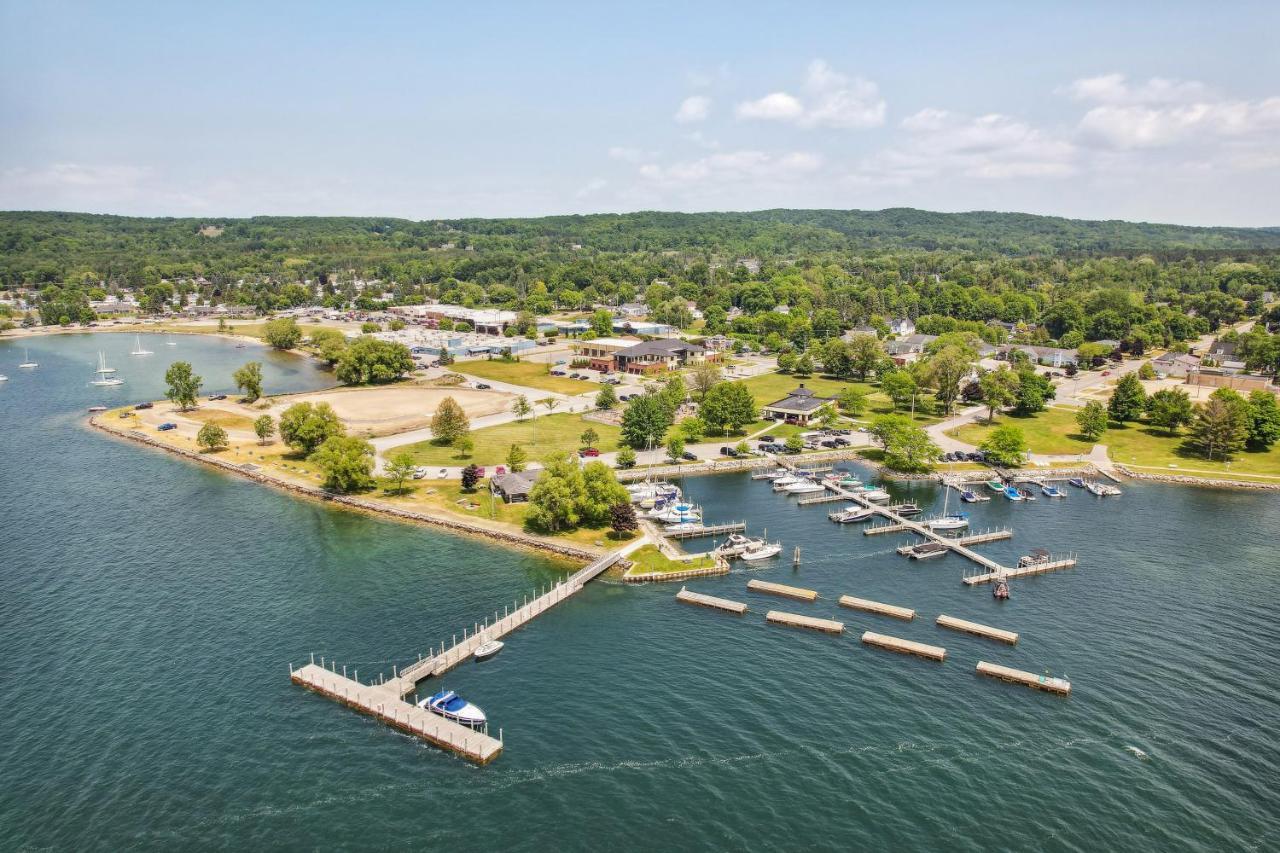 Boyne City Cottage Walk To Downtown And Lake! Eksteriør bilde
